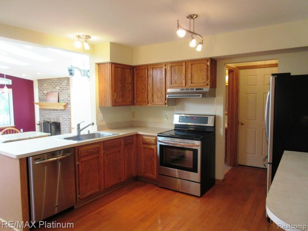 11357 Newman Road Brighton, MI 48114 - Photo 10 of 30 021.jpg
