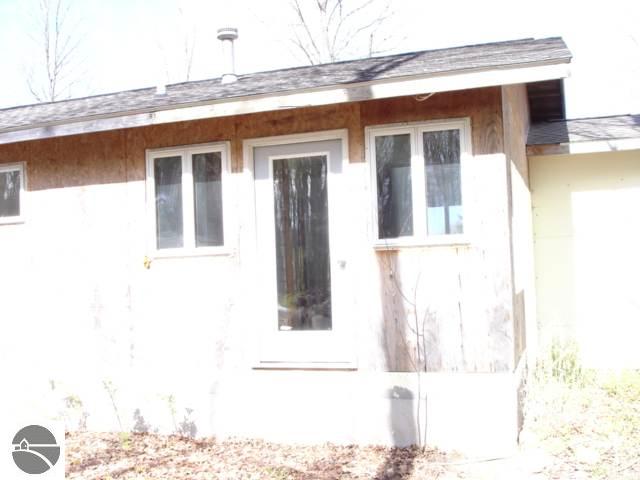 2095 Moss Road Beulah, MI 49617 - Photo 5 of 5 1648330-4.JPG