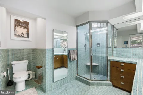 a view of a yard in front of house