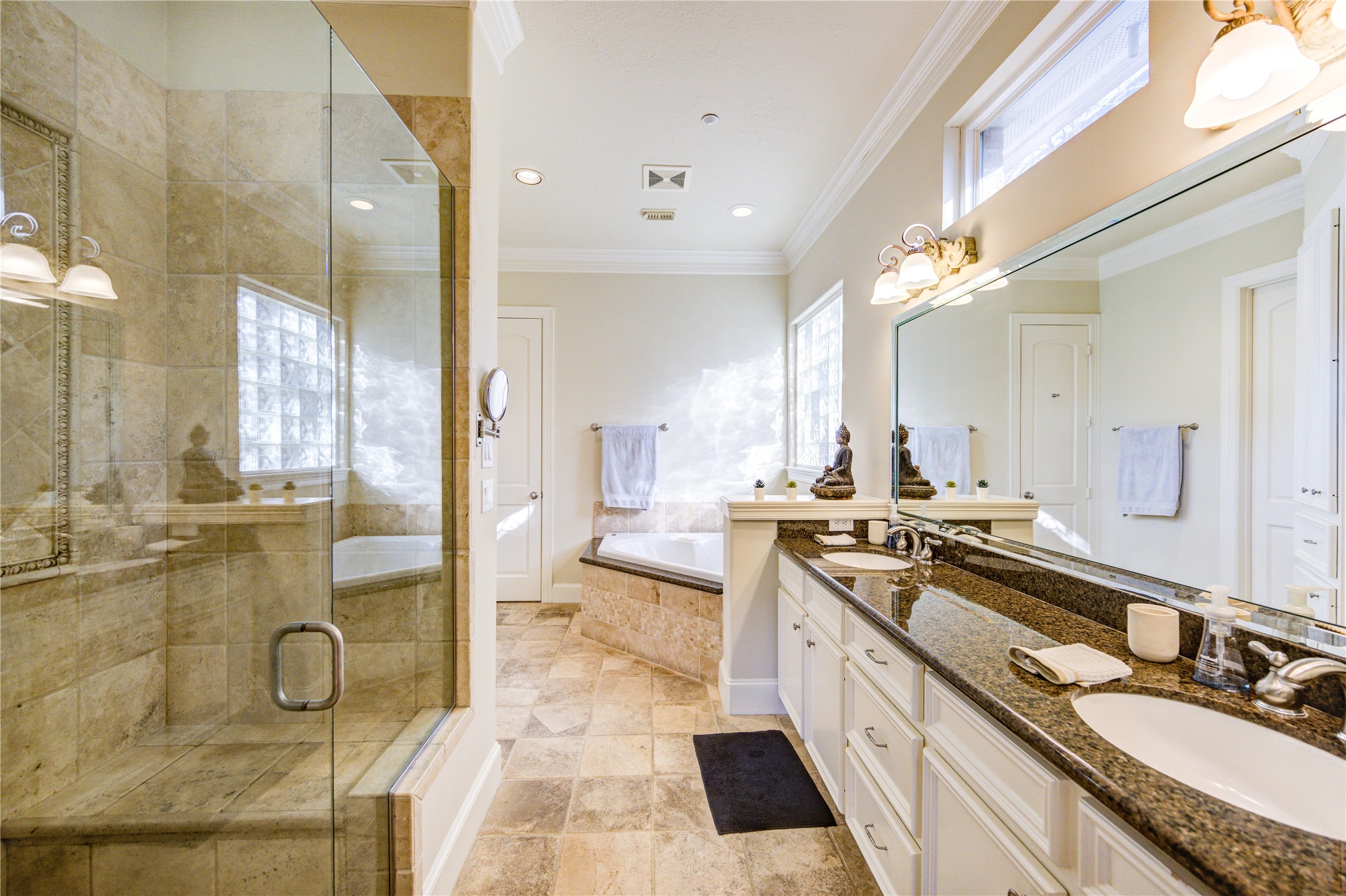 8701 Lanell Lane Spring Valley Village, TX 77055 - Photo 13 of 42