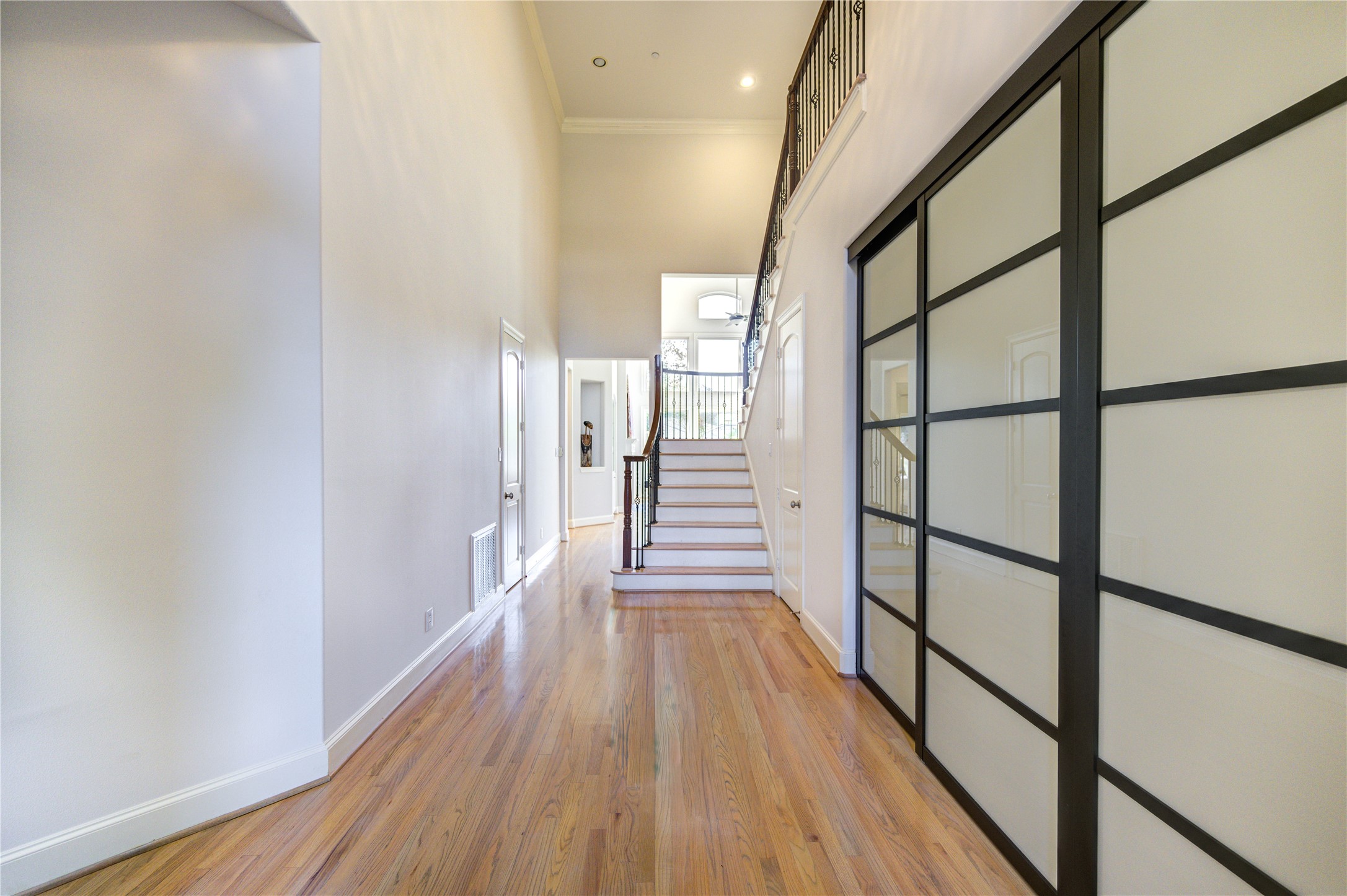 8701 Lanell Lane Spring Valley Village, TX 77055 - Photo 7 of 42