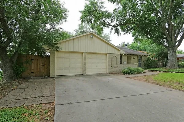 $1,950 | 12623 Westella Drive, Houston, TX 77077