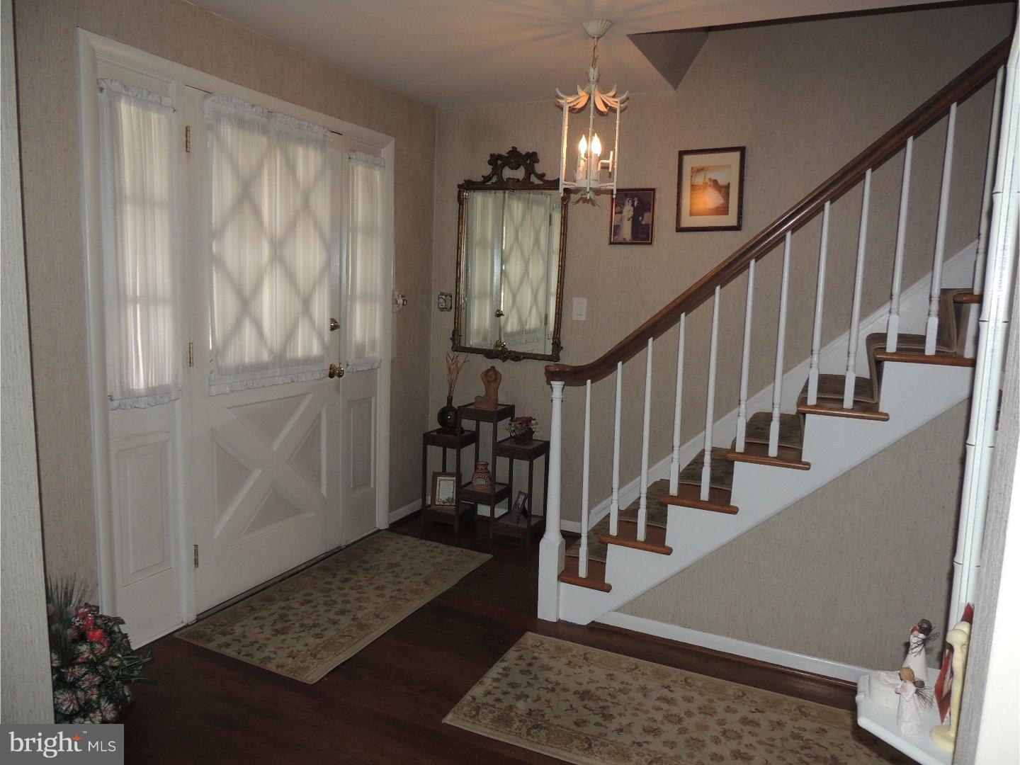 37 Millbridge Road Clementon, NJ 08021 - Photo 3 of 25 Foyer