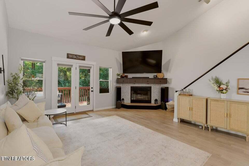 3638 Topside Road, Unit B Knoxville, TN 37920 - Photo 9 of 14 Family Room