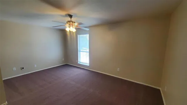 a view of empty room with window