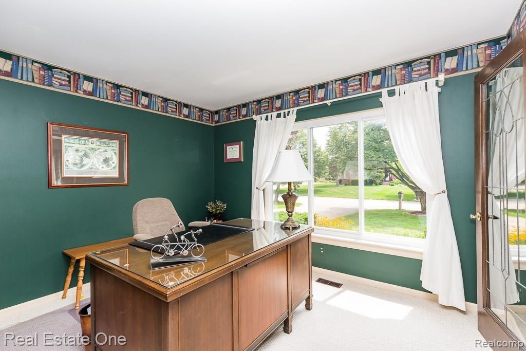 2420 Kimberly Fair Street Rochester Hills, MI 48309 - Photo 16 of 28
