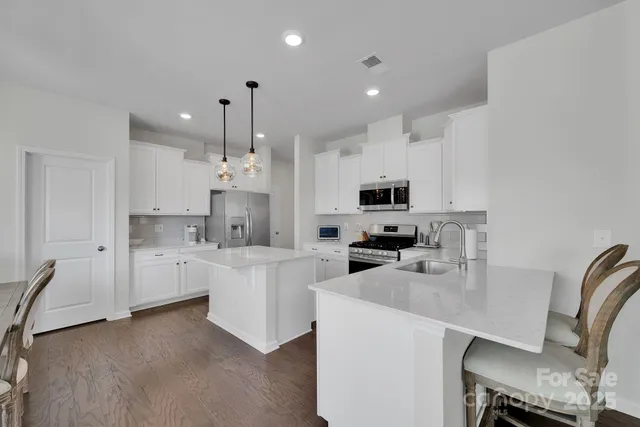 $600,000 | 17112 Snug Harbor Road, Charlotte, NC 28278