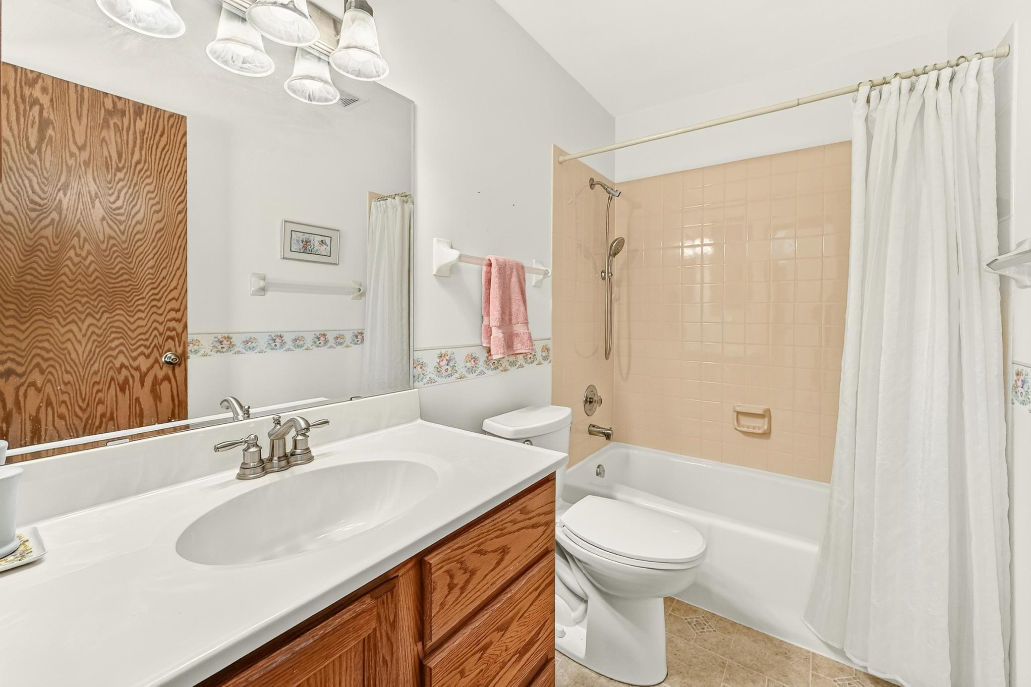 1808 Lakeview Court Southwest, Unit 101 Rochester, MN 55902 - Photo 16 of 24