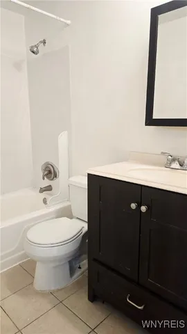 $1,700 | 185 Fairgreen Drive, Amherst, NY 14228