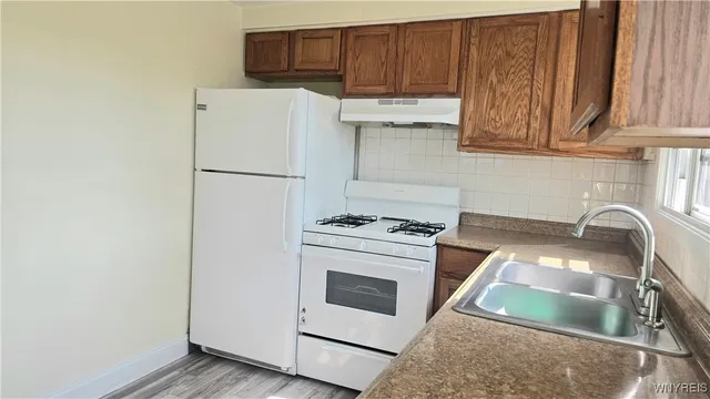 $1,700 | 185 Fairgreen Drive, Amherst, NY 14228