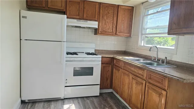 $1,700 | 185 Fairgreen Drive, Amherst, NY 14228