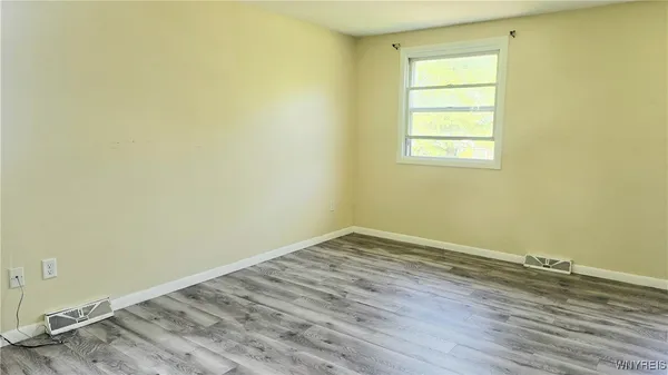 $1,700 | 185 Fairgreen Drive, Amherst, NY 14228