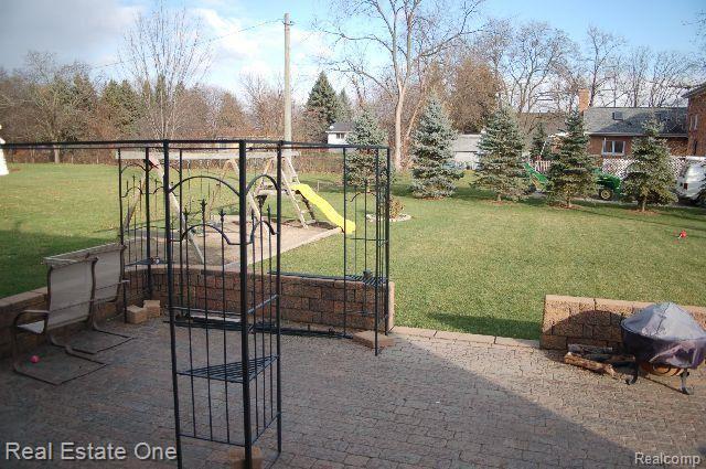 3921 Hazelton Avenue Rochester, MI 48307 - Photo 10 of 10 patio.JPG