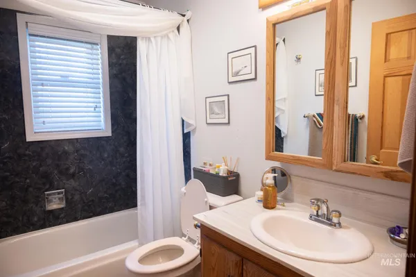 $495,000 | 193 South 500 West, Paul, ID 83347