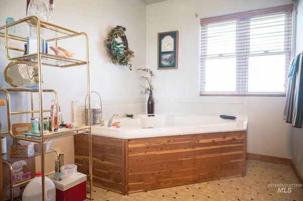 $495,000 | 193 South 500 West, Paul, ID 83347