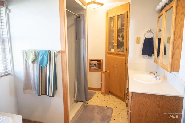 $495,000 | 193 South 500 West, Paul, ID 83347