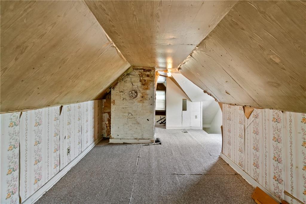 223 Hickory Street McKees Rocks, PA 15136 - Photo 25 of 27 a view of entryway