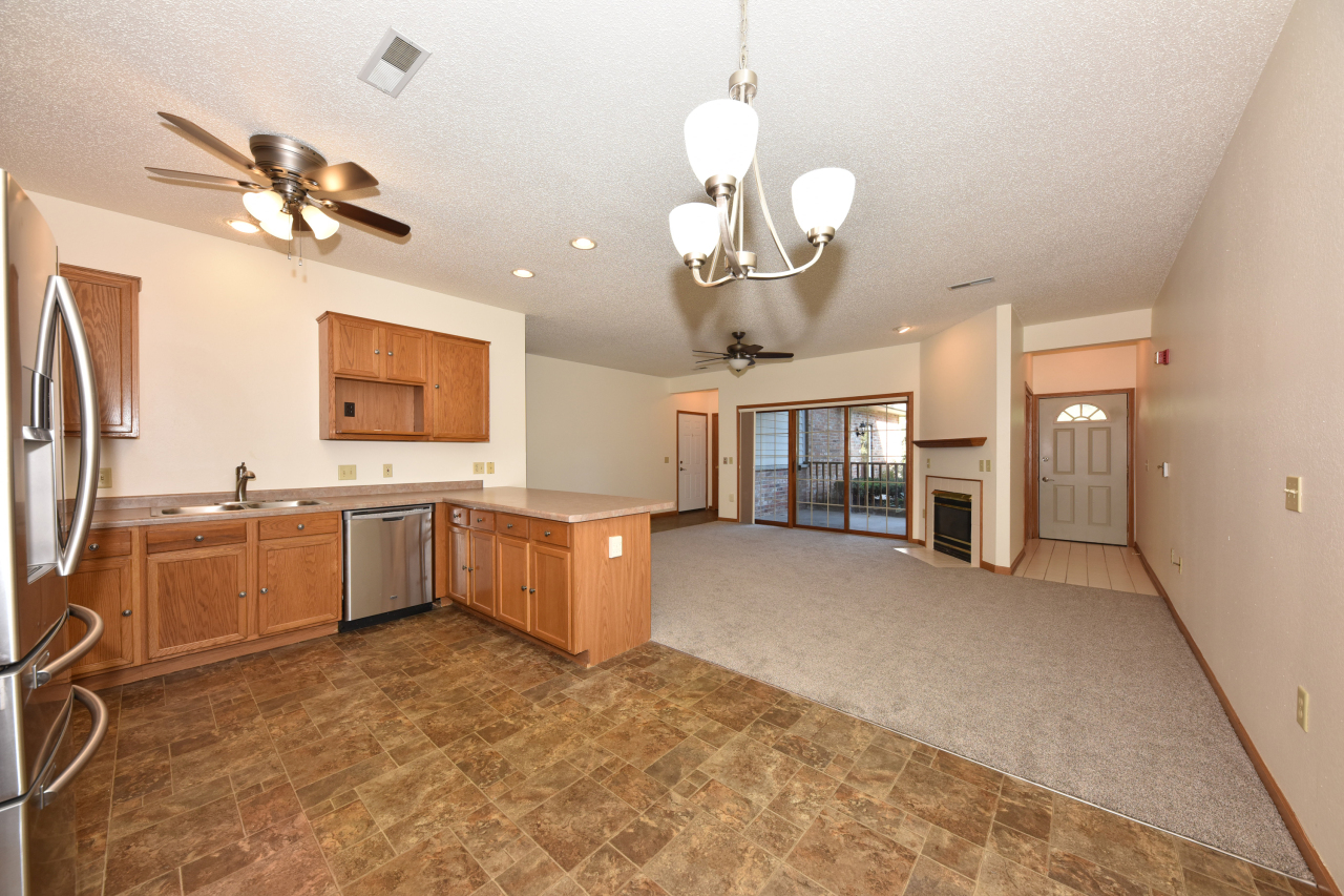 628 Hillcrest Road, Unit G Saukville, WI 53080 - Photo 12 of 29 Photo 12