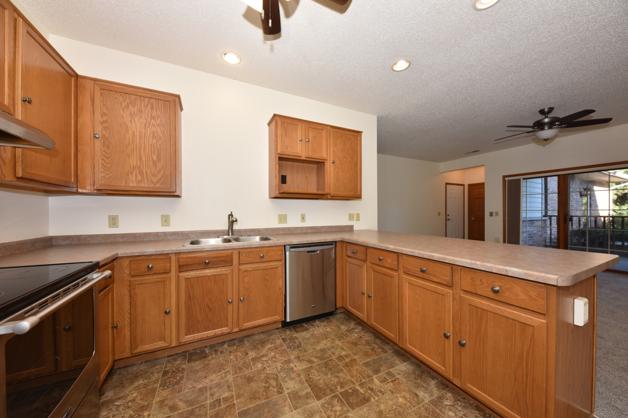 628 Hillcrest Road, Unit G Saukville, WI 53080 - Photo 14 of 29 Photo 14