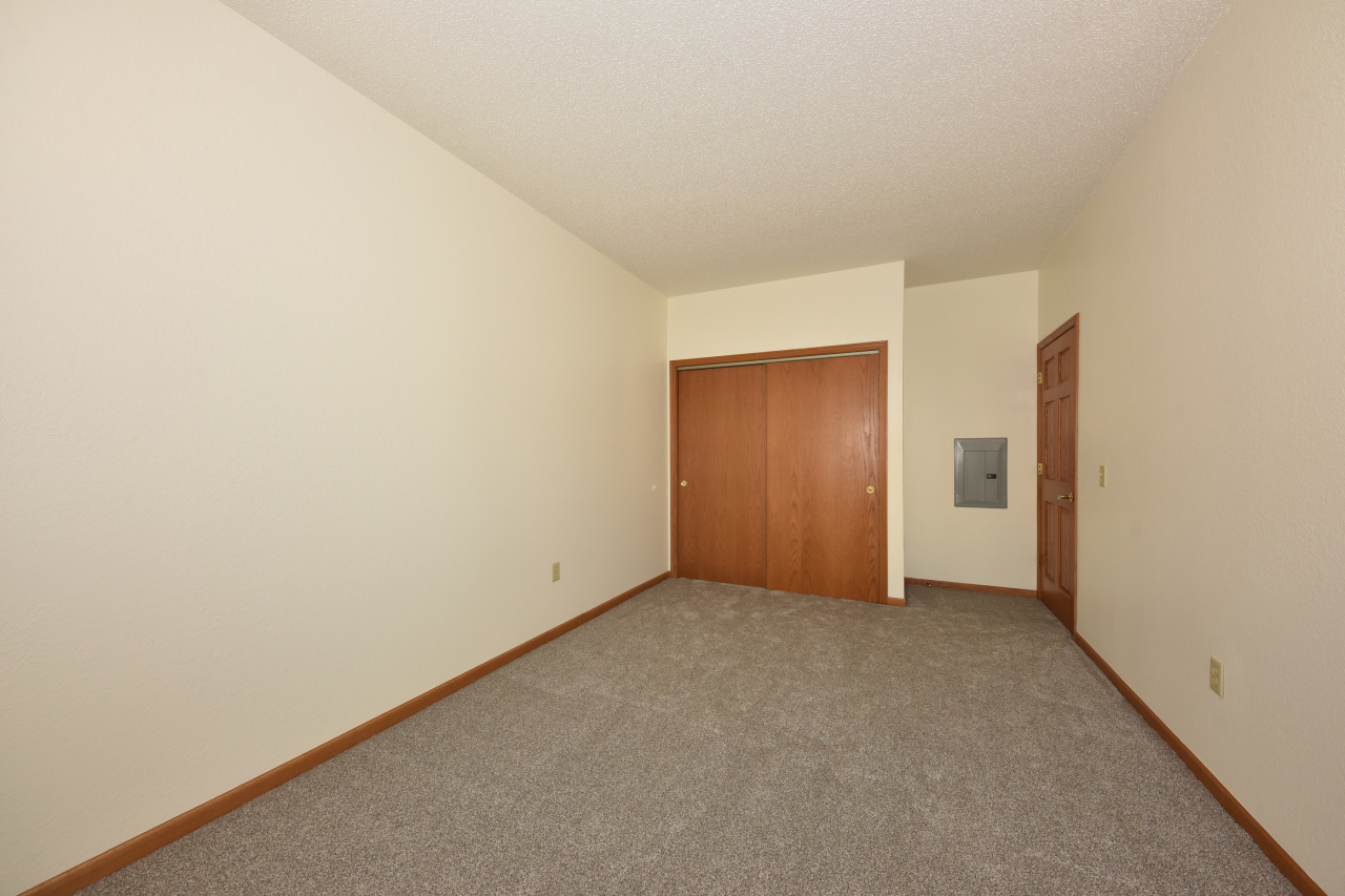 628 Hillcrest Road, Unit G Saukville, WI 53080 - Photo 18 of 29 Photo 18