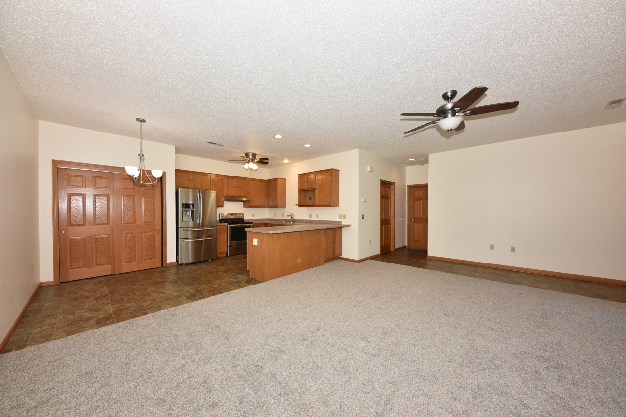 628 Hillcrest Road, Unit G Saukville, WI 53080 - Photo 4 of 29 Photo 4