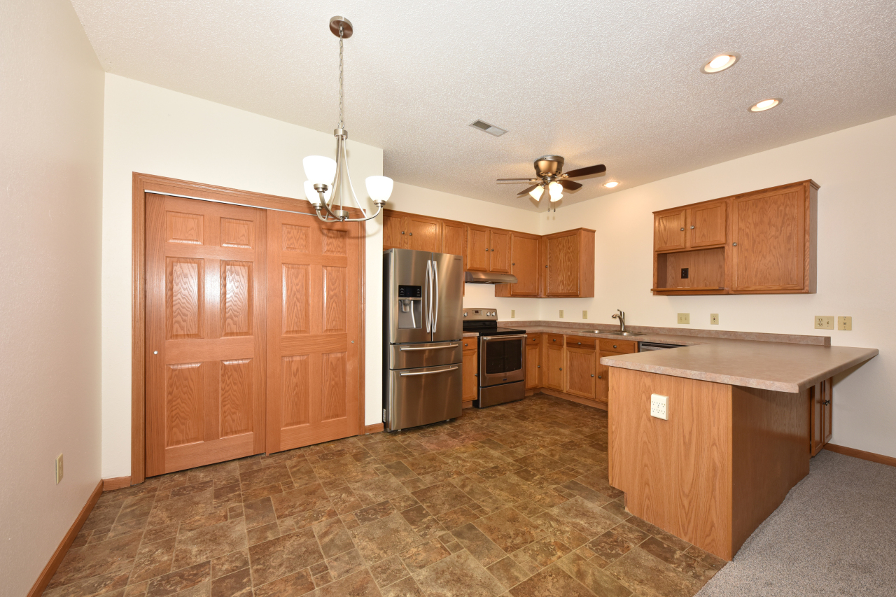 628 Hillcrest Road, Unit G Saukville, WI 53080 - Photo 10 of 29 Photo 10