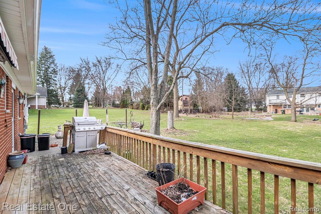 1167 Brewster Road Rochester Hills, MI 48306 - Photo 14 of 17