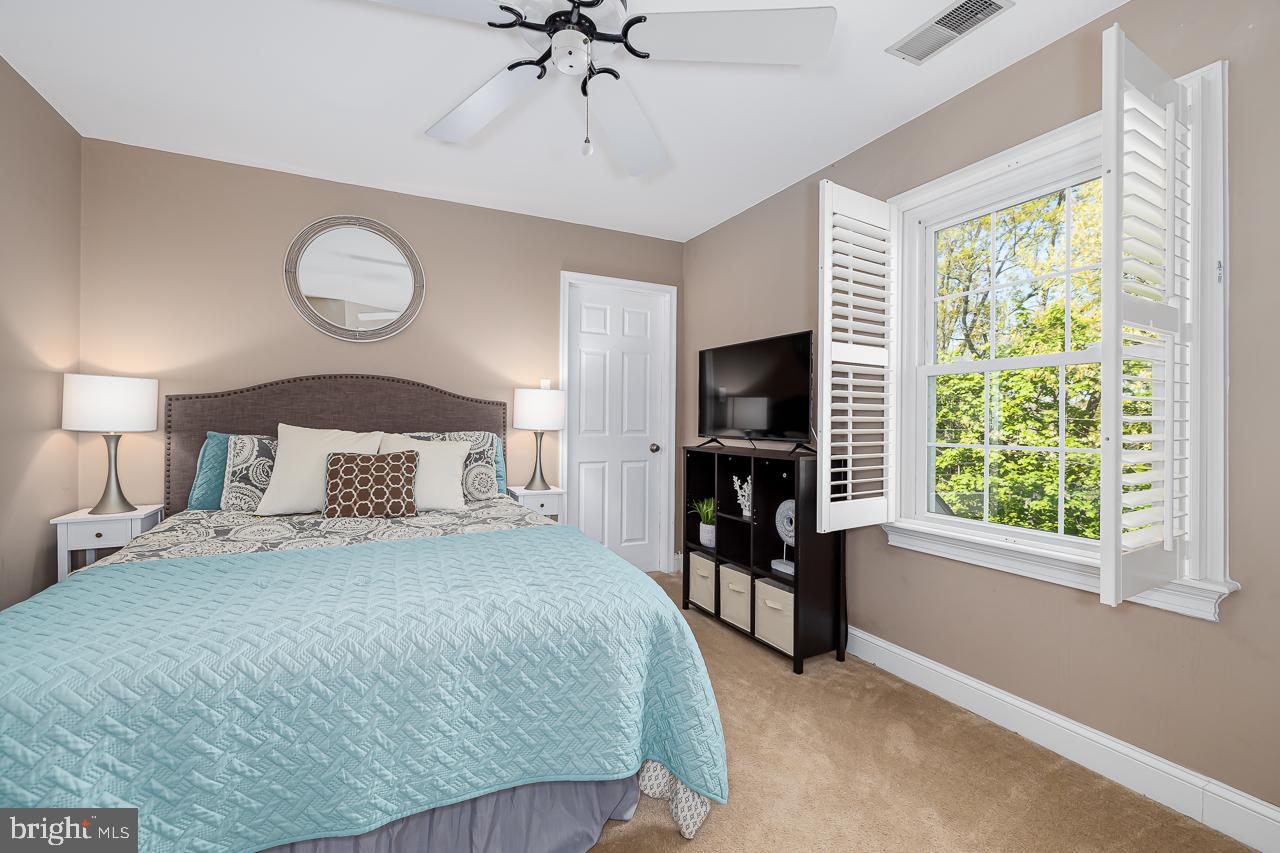 112 Abbey Road Winchester, VA 22602 - Photo 22 of 34 Bedroom two.