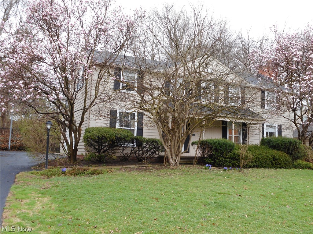 20863 Farnsleigh Road Shaker Heights, OH 44122 - Photo 2 of 22 Gallery Image 2