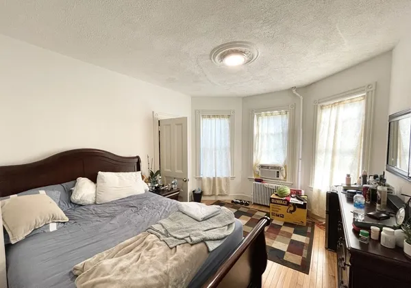 $2,900 | 22 Humphreys Street, Unit 2, Boston, MA 02125