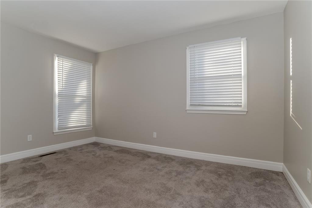 12806 Richmond Avenue Grandview, MO 64030 - Photo 12 of 17