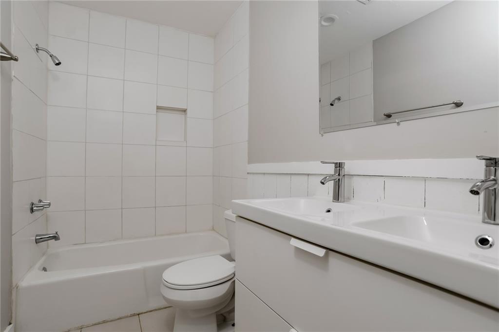 12806 Richmond Avenue Grandview, MO 64030 - Photo 10 of 17