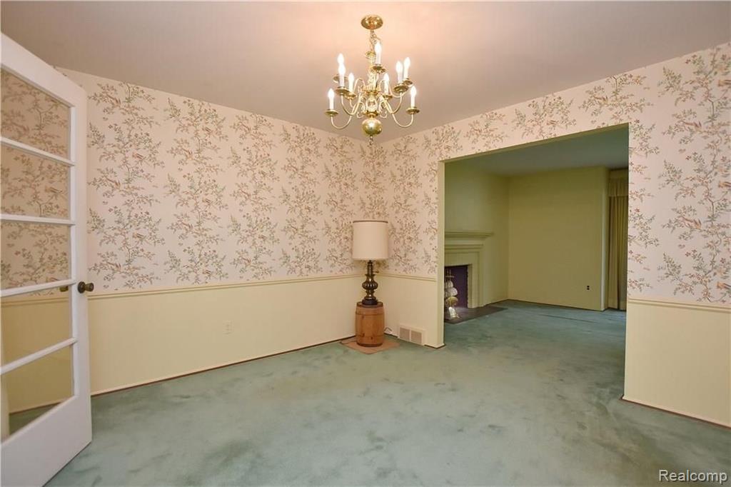 32635 Old Post Road Beverly Hills, MI 48025 - Photo 12 of 34