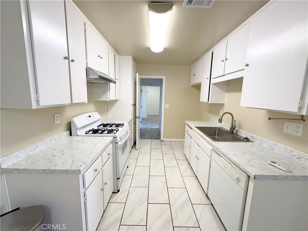 8186 Zinnia Place Riverside, CA 92503 - Photo 21 of 29