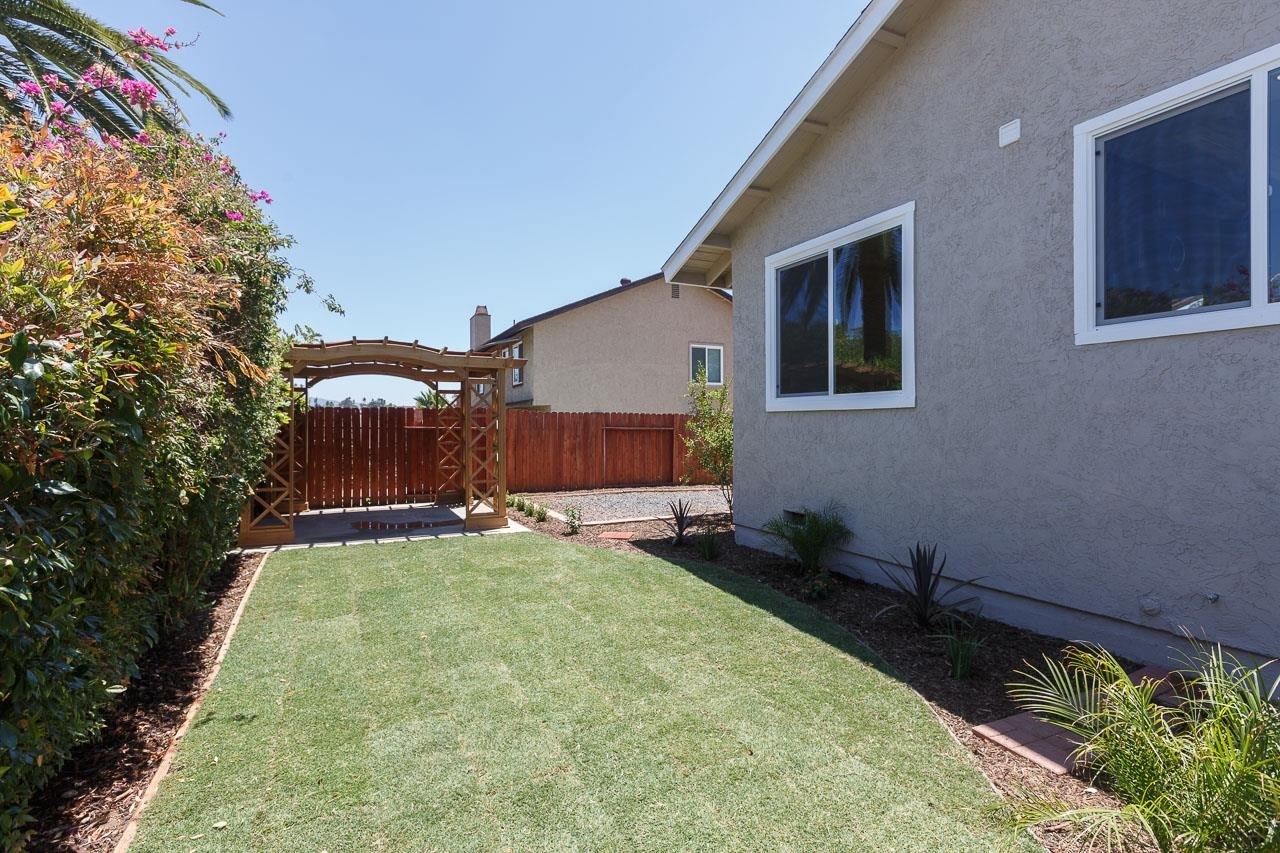 1616 Hawk Ridge Place Escondido, CA 92027 - Photo 19 of 25 Gallery Image 19