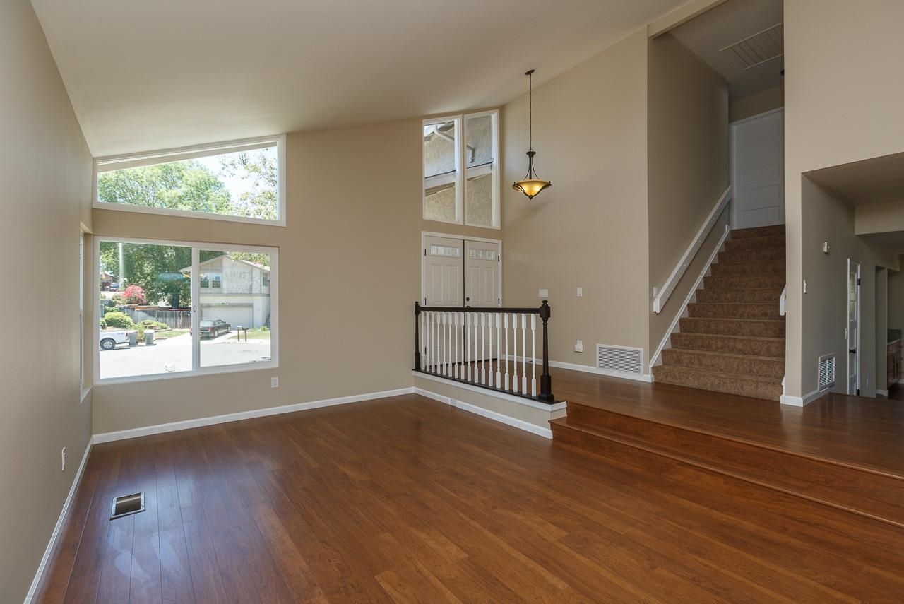 1616 Hawk Ridge Place Escondido, CA 92027 - Photo 6 of 25 Gallery Image 6