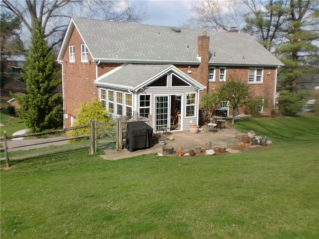 164 McIntyre Road Pittsburgh, PA 15237 - Photo 2 of 24 Gallery Image 2