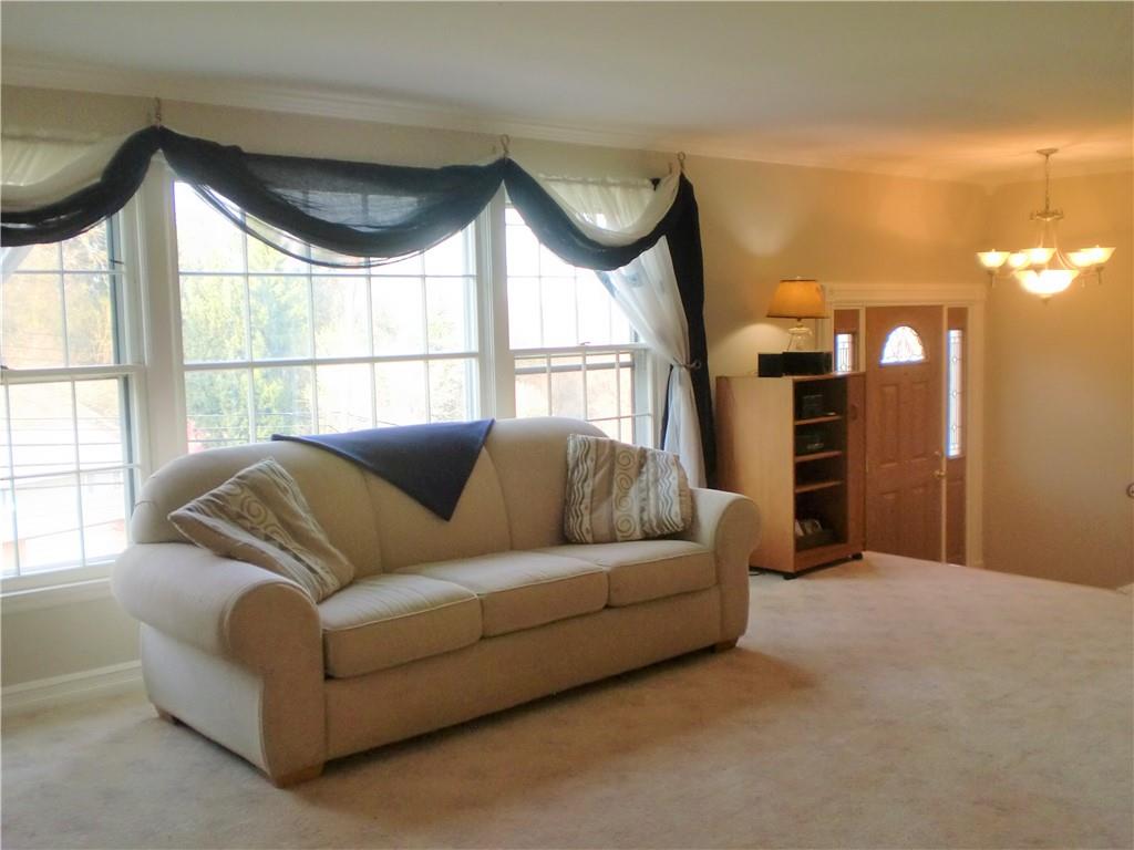 164 McIntyre Road Pittsburgh, PA 15237 - Photo 3 of 24 Gallery Image 3