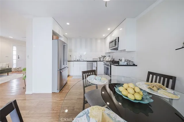 $877,000 | 801 East Mendocino Street, Unit 4A, Altadena, CA 91001