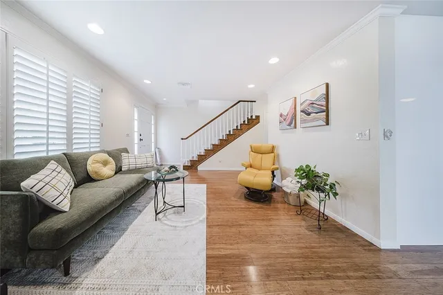 $877,000 | 801 East Mendocino Street, Unit 4A, Altadena, CA 91001