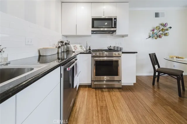 $877,000 | 801 East Mendocino Street, Unit 4A, Altadena, CA 91001