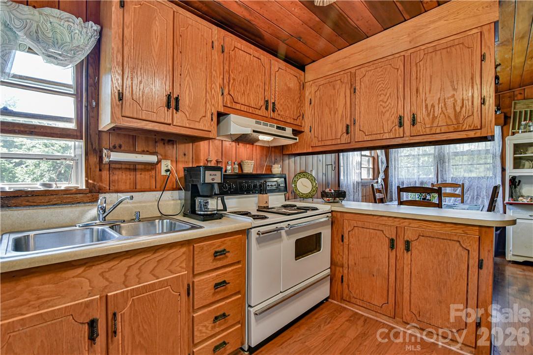 415 Weaverville Road Asheville, NC 28804 - Photo 27 of 47