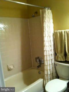 609 West Beech Road Sterling, VA 20164 - Photo 14 of 24 Bath