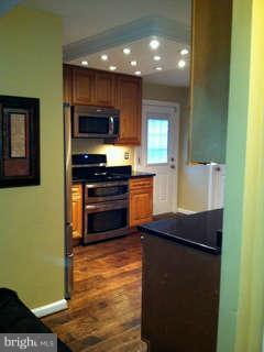 609 West Beech Road Sterling, VA 20164 - Photo 20 of 24 Kitchen