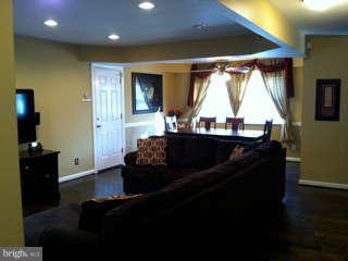 609 West Beech Road Sterling, VA 20164 - Photo 3 of 24 Family Room