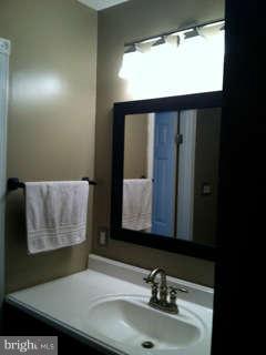 609 West Beech Road Sterling, VA 20164 - Photo 10 of 24 Bath (Master)