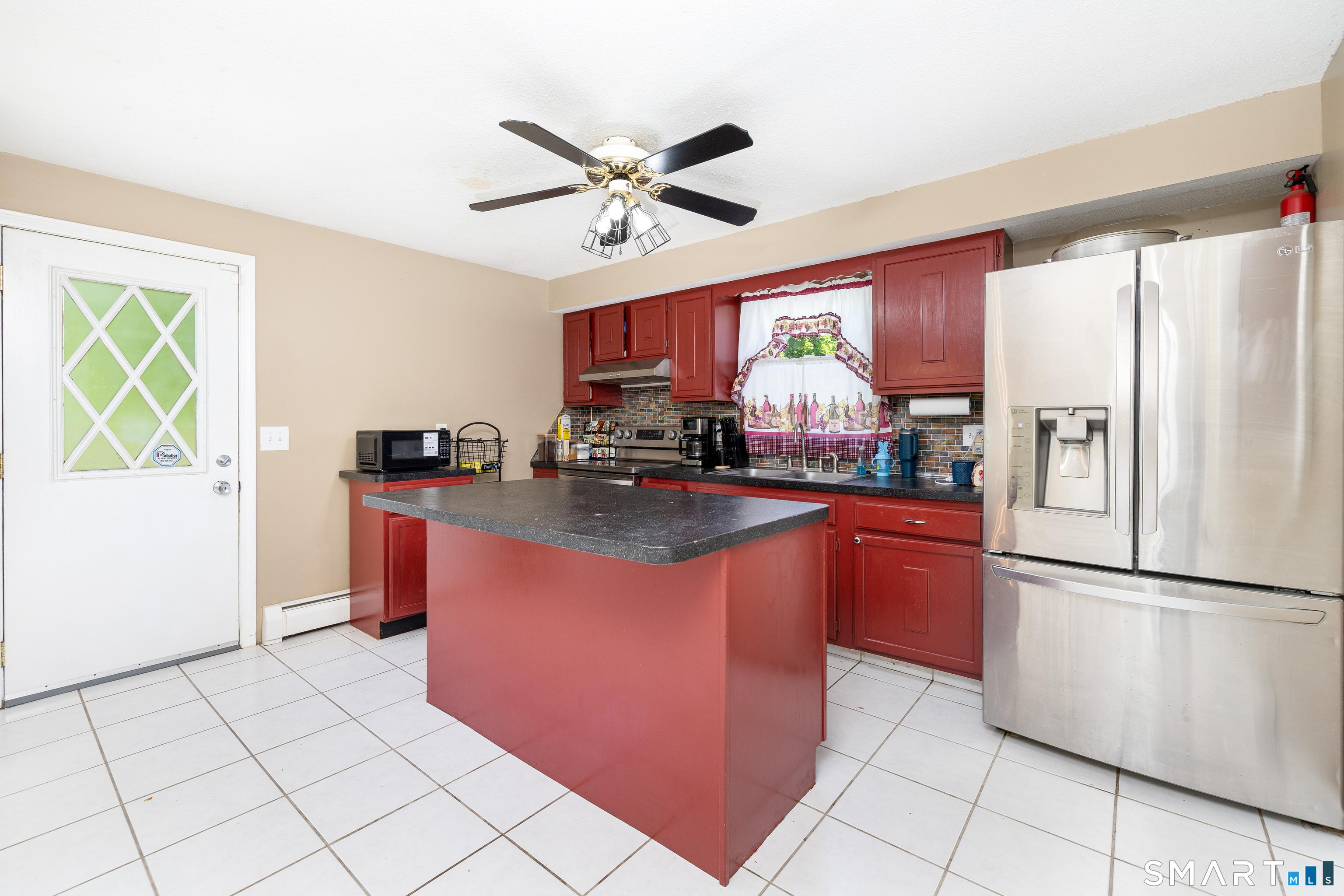 118 Norton Street Waterbury, CT 06708 - Photo 6 of 36