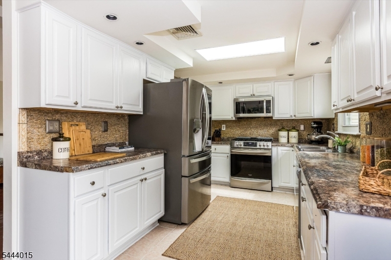 373 Orange Road Montclair, NJ 07042 - Photo 12 of 40