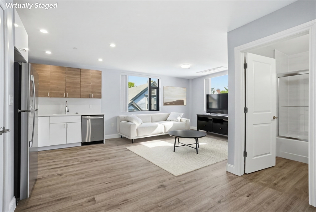 632 Centre Street, Unit 303 Boston, MA 02130 - Photo 5 of 18