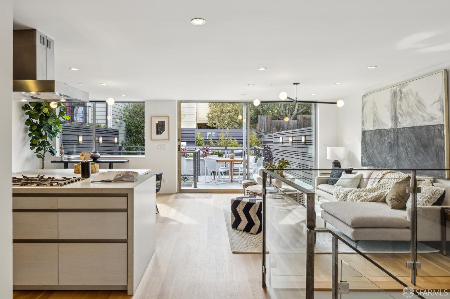 392 Eureka Street San Francisco, CA 94114 - Photo 13 of 74